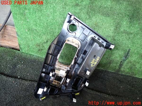 1UPJ-28147691]プジョー?5008(P87AH01)內(nèi)裝トリム類1 中古
