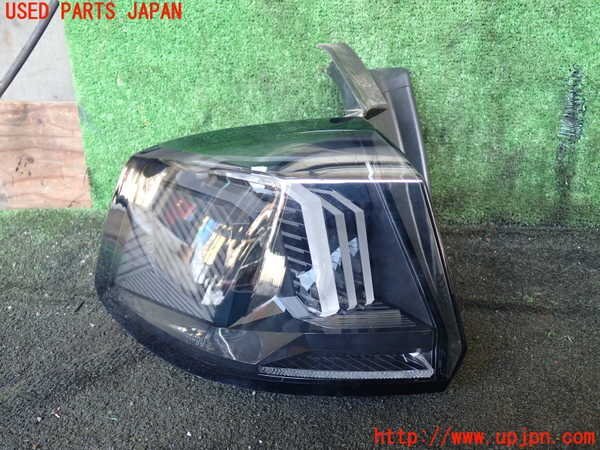 1UPJ-28141536]プジョー?5008(P87AH01)左テールランプ 9836231680 中古