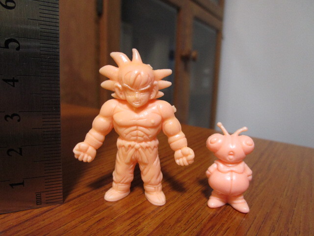 ドラゴンボール消しゴム 悟空 グレゴリー ドラ消し (キン消し、肌色) ドラゴンボール消しゴム 悟空 グレゴリー ドラ消し (キン消し、肌色)