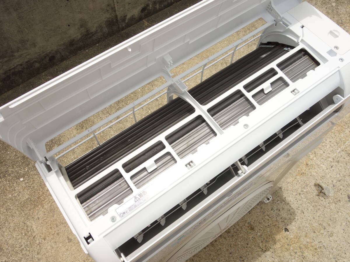 【中古】M▽即決 アイリスオーヤマ ルームエアコン 2024年 2.2kw ～8畳 標(biāo)準(zhǔn)モデル コンパクトタイプ IHF-2208G (33583)