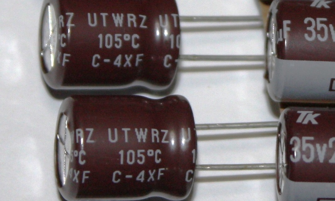 5個 東信工業 TK 電解コンデンサ 220μF 35V 105℃ UTWRZシリーズ 低インピーダンス 低Z 高周波平滑 スイッチング電源オーディオ 電子部品