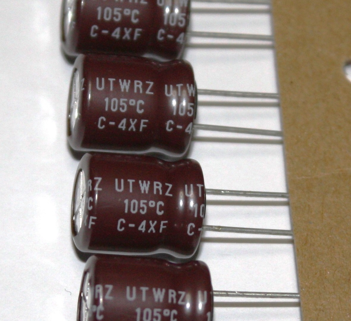 5個 東信工業 TK 電解コンデンサ 220μF 35V 105℃ UTWRZシリーズ 低インピーダンス 低Z 高周波平滑 スイッチング電源オーディオ 電子部品