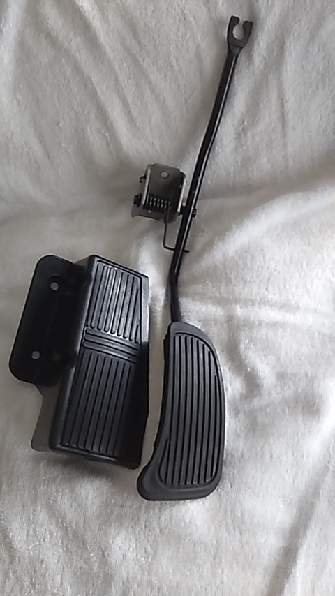 NISSAN　BNR32 純正ペダル　中古