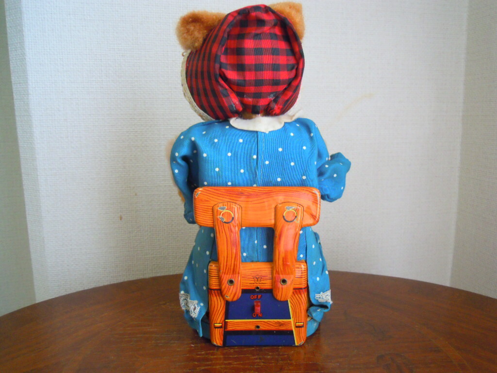  жестяная пластина * аккумулятор *Hungry Baby Bear * Vintage *1950 годы 