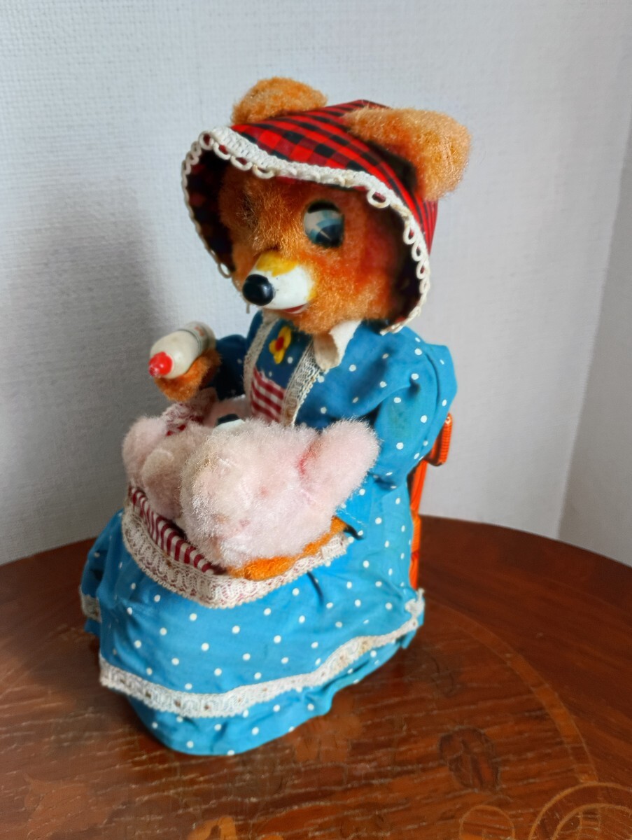  жестяная пластина * аккумулятор *Hungry Baby Bear * Vintage *1950 годы 