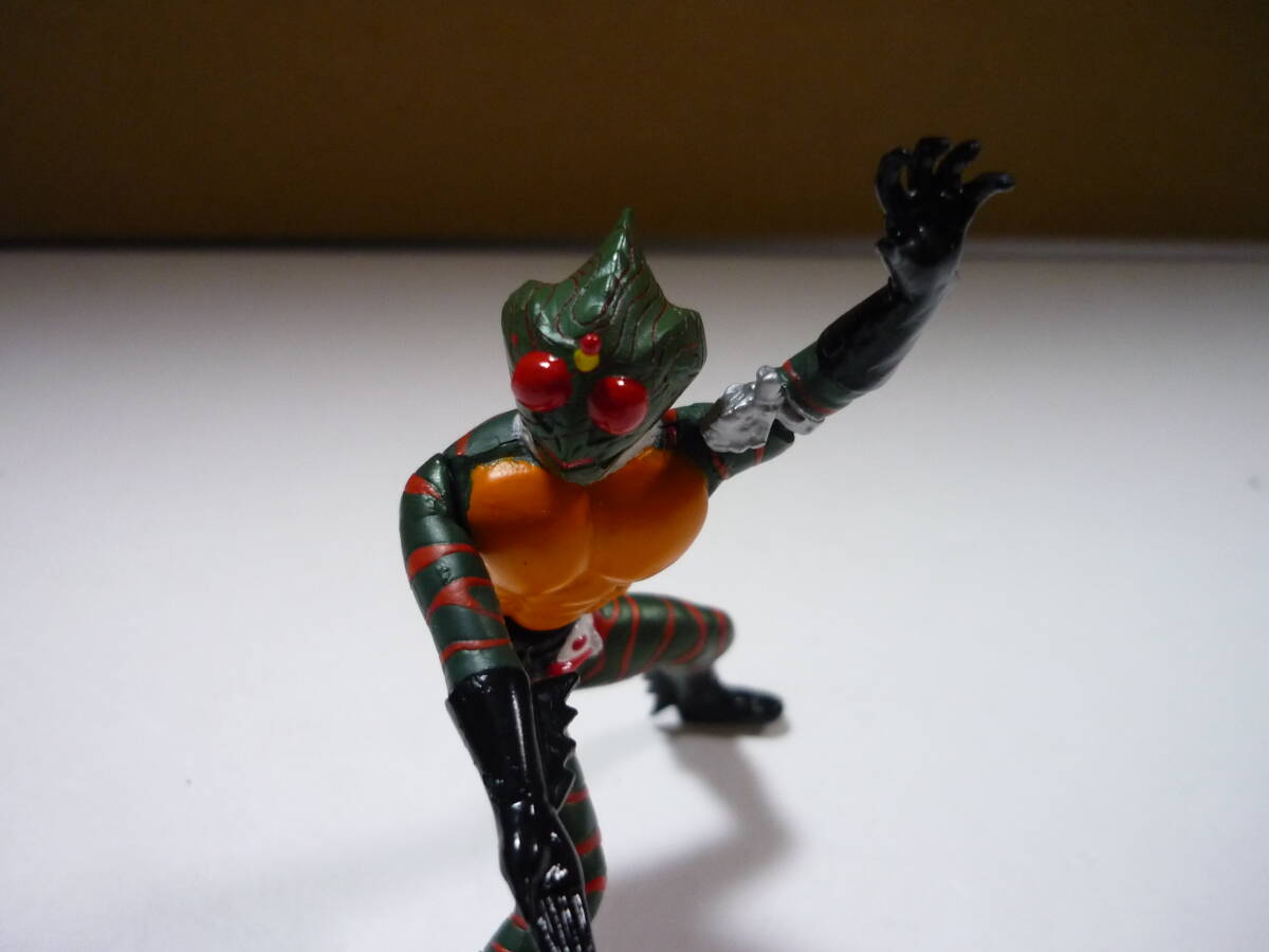 [管00]【送料無料】フィギュア 仮面ライダーアマゾン 「HG 仮面ライダー12 ～地底から来た、変なヤツ!!編」バンダイ_画像2