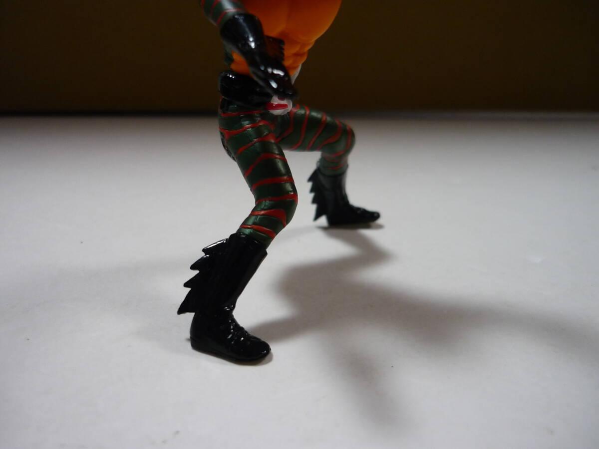 [管00]【送料無料】フィギュア 仮面ライダーアマゾン 「HG 仮面ライダー12 ～地底から来た、変なヤツ!!編」バンダイ_画像3