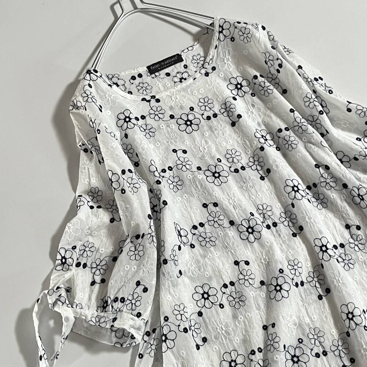 FASHION　MESSAGE　ファッションメッセージ　ゆったりサイズ　//　花?フラワー柄刺しゅう　プルオーバーブラウス?チュニック　①