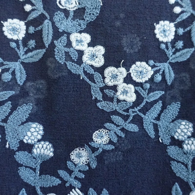 【2024/SS/定価5.5萬】ミナペルホネン mina perhonen *flower crown フリル刺繍ノーリーブブラウス*38(33-2504-318)【30F52】