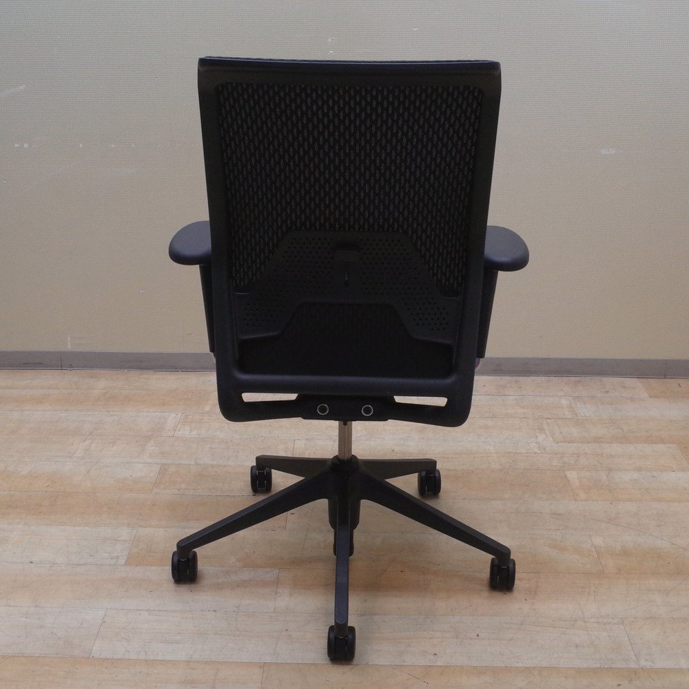vitra. ヴィトラ ID Mesh オフィスチェア ブラック 事務(wù)椅子 ワーク ハイバック ランバーサポート メッシュ 肘付 EG13021 中古オフィス家具