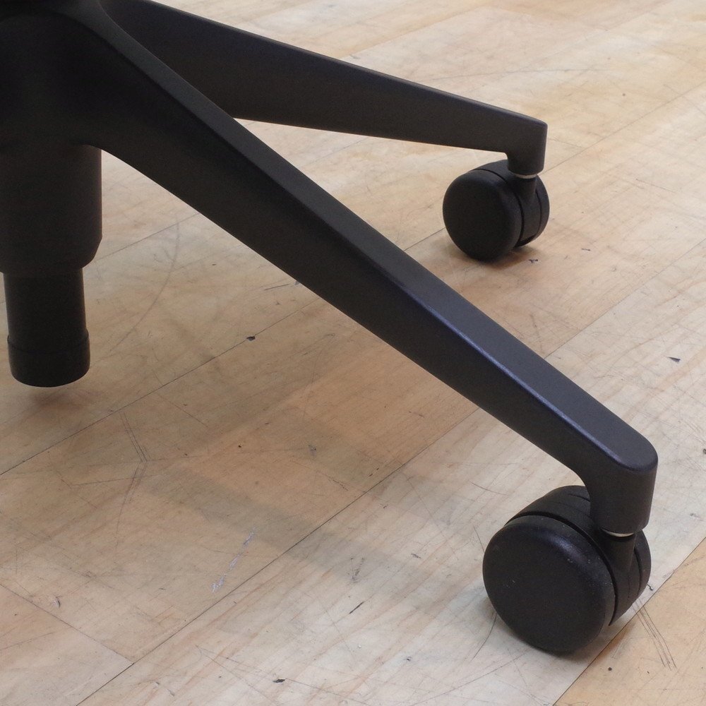 vitra. ヴィトラ ID Mesh オフィスチェア ブラック 事務(wù)椅子 ワーク ハイバック ランバーサポート メッシュ 肘付 EG13021 中古オフィス家具
