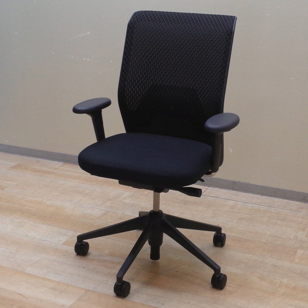 vitra. ヴィトラ ID Mesh オフィスチェア ブラック 事務(wù)椅子 ワーク ハイバック ランバーサポート メッシュ 肘付 EG13021 中古オフィス家具