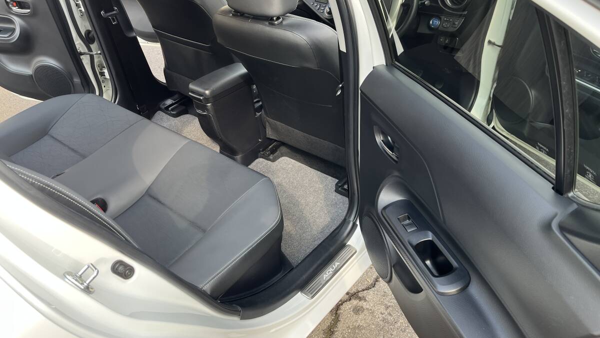 女性ワンオーナー トヨタ アクア AQUA ハイブリット Ｇブラックソフトレザーセレクション 車検法定費(fèi)用なんと￥34,950！