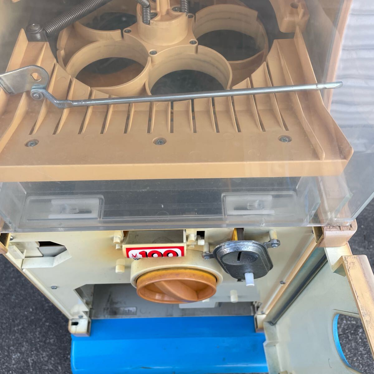 動作確認済み　BANDAI バンダイ ガチャガチャ 本體 上下 2段 100~200円 カプセルトイ　鍵はつきません。5