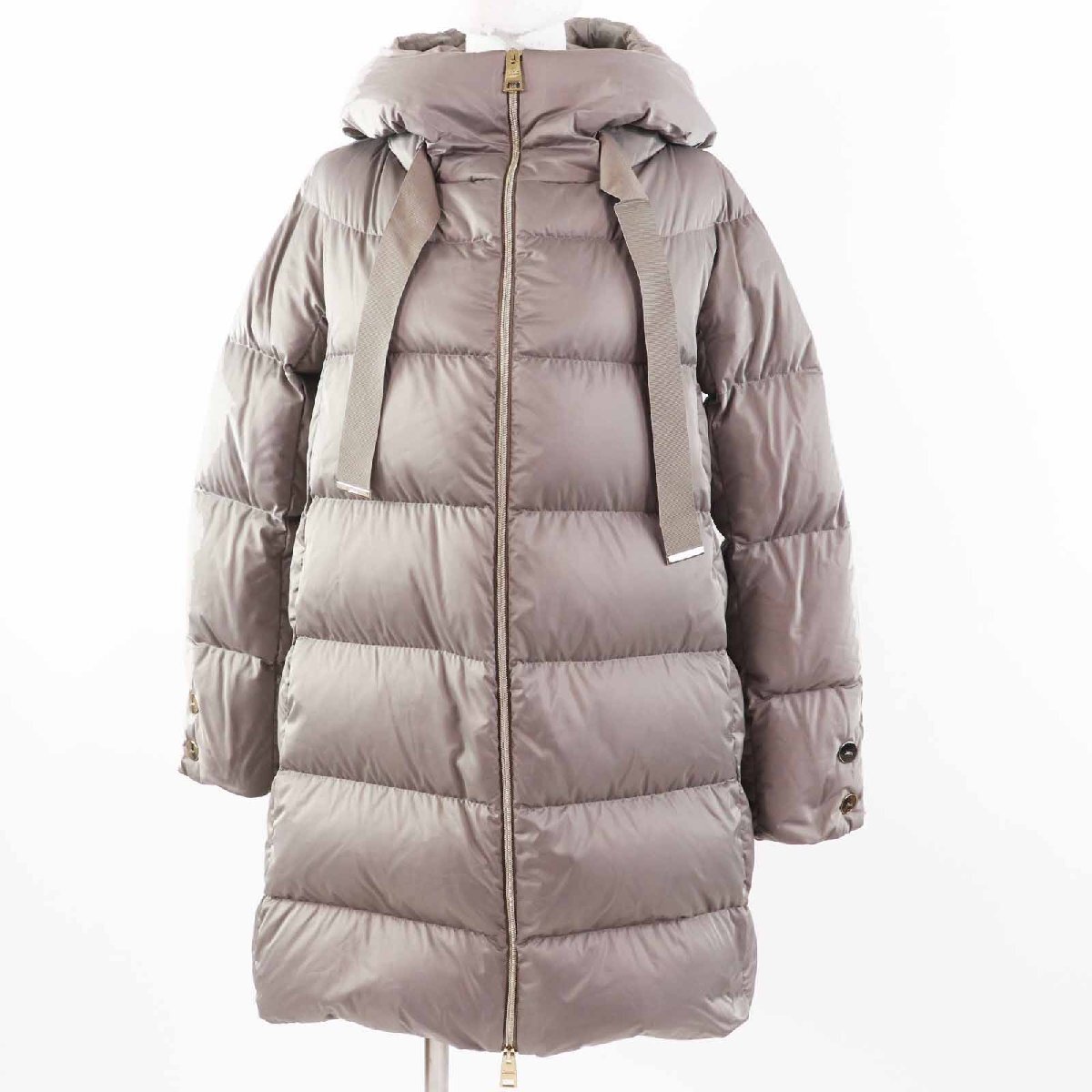 極美品◎Herno ヘルノ 2023年制 PI1304D HOODED SATIN A-SHAPE フーディ サテン Aシェイプ ダウンコート LIGHT TAUPE 40 正規(guī)品