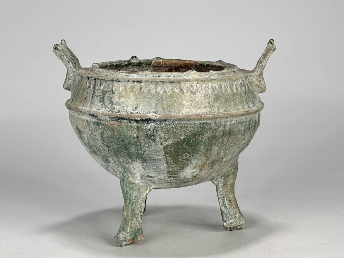 中国美術 灰陶緑釉 三足蓋付三獣摘 鼎 直径35cm 細密細工 古美術 UJ12-14 中国美術 漢時代 漢緑釉 三足鼎 香炉 銀化 時代物 古物