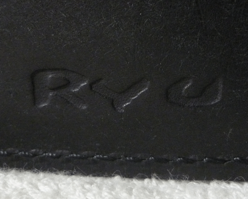 良品　リュー　Ryu　レザー　本革　ブラック　黒　二つ折り　財布　札入れ　ウォレット　メンズ