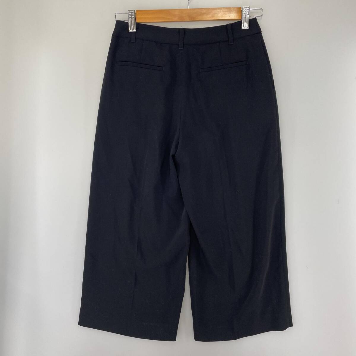 INDIVI インディヴィ とろみタック クロップド パンツ size05/ブラック ゆうパケットOK_画像2