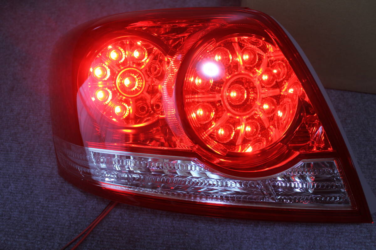 NZT260 ZRT260 ZRT261 ZRT265中期アリオン純正フロントバンパー 52119-20B20 良品 260系アリオン NZT260 ZRT260 ZRT261 ZRT265 中期 左テールレンズ