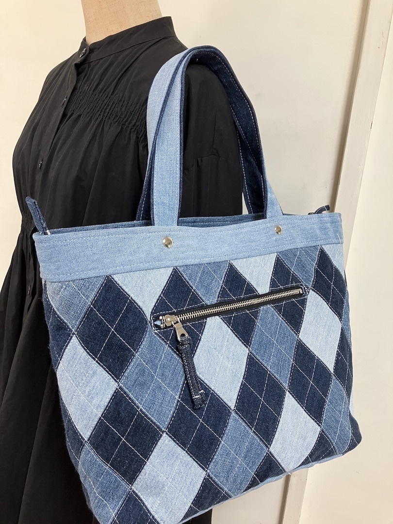 643 92my　花柄デニムリメイクバック　ハンドメイド2点 643 92my 花柄デニムリメイクバック ハンドメイド2点 デニム