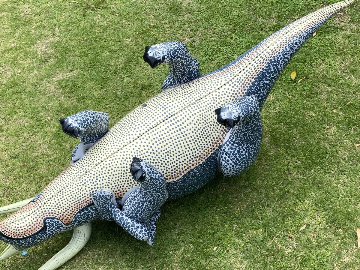 KK IGARASHI トリケラトプス 恐竜 新品 BLOW UP ウォーターフロート 灰系色 SIZE-155X50㎝ プール 空気 ビニール 浮き輪 ウキワ 浮輪 珍品