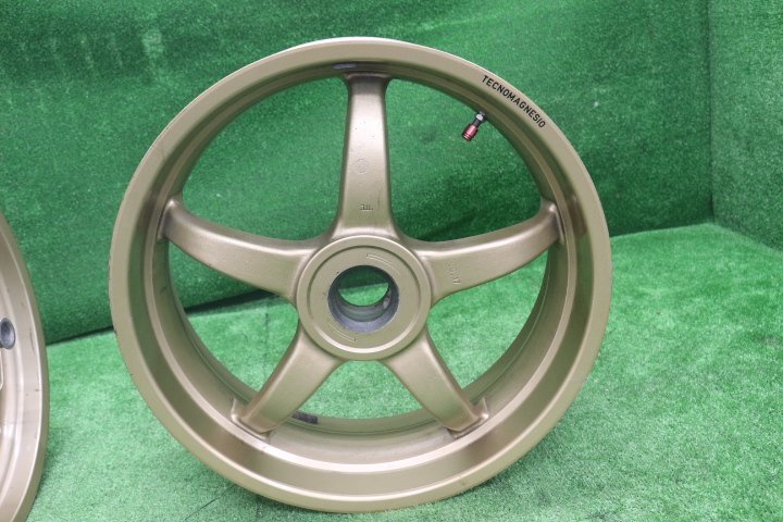 47152/O☆VFR750R.（RC30）TECNOMAGNESIOテクノマグネシオ 前后ホイール
