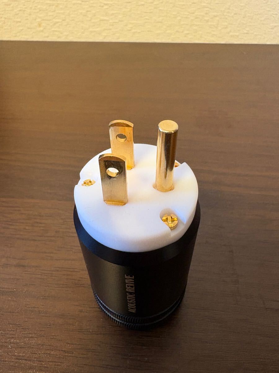 * розетка стабилизатор CS-3K acoustic revive ( как новый )*