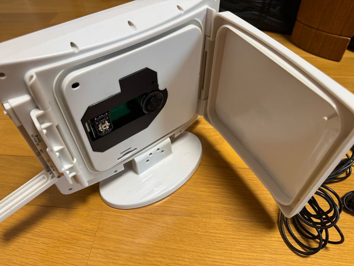 BEX 防水テレビ（ワンセグ）＆DVDプレーヤー　液晶7インチ　ホワイト　 防水 ポータブル防水DVDプレーヤー ワンセグチューナー搭載