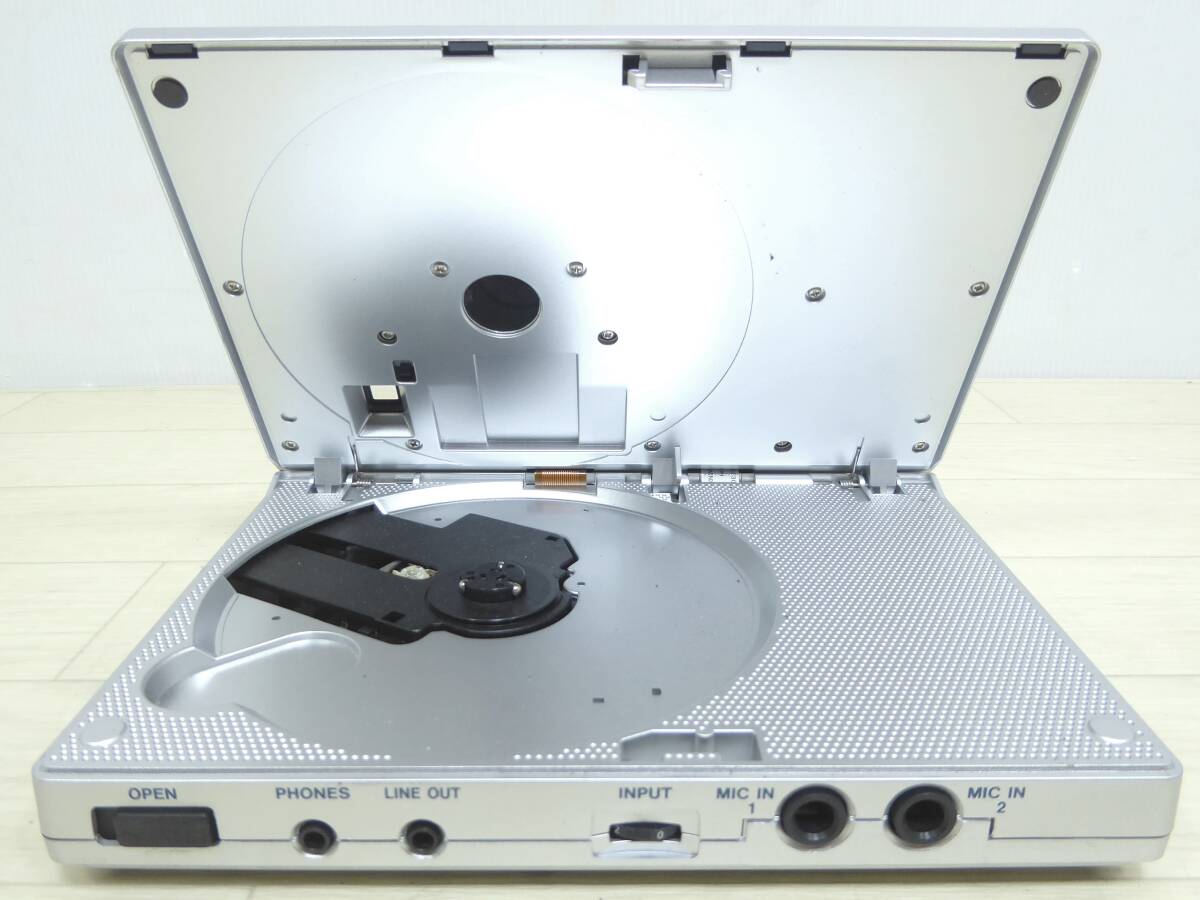 古め レア? ポータブルCDプレーヤー/ボイトレ「TEAC TASCAM CD-VT2 PORTABLE CD MUSIC＆VOICE TRAINER」ONのみ確認 傷汚有 ジャンク扱いで