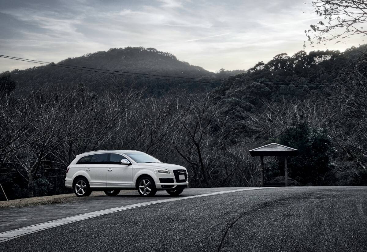 アウディ Audi Q7 クワトロ 3.6 S-Line 7人乗り