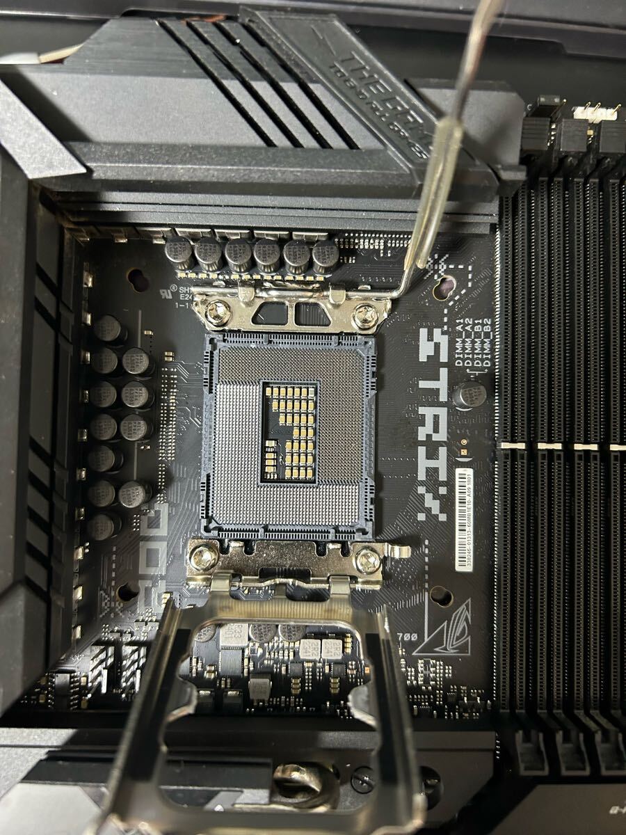 ASUS ROG STRIX Z790-H GAMING WIFI　LGA1700　ATXマザーボード 