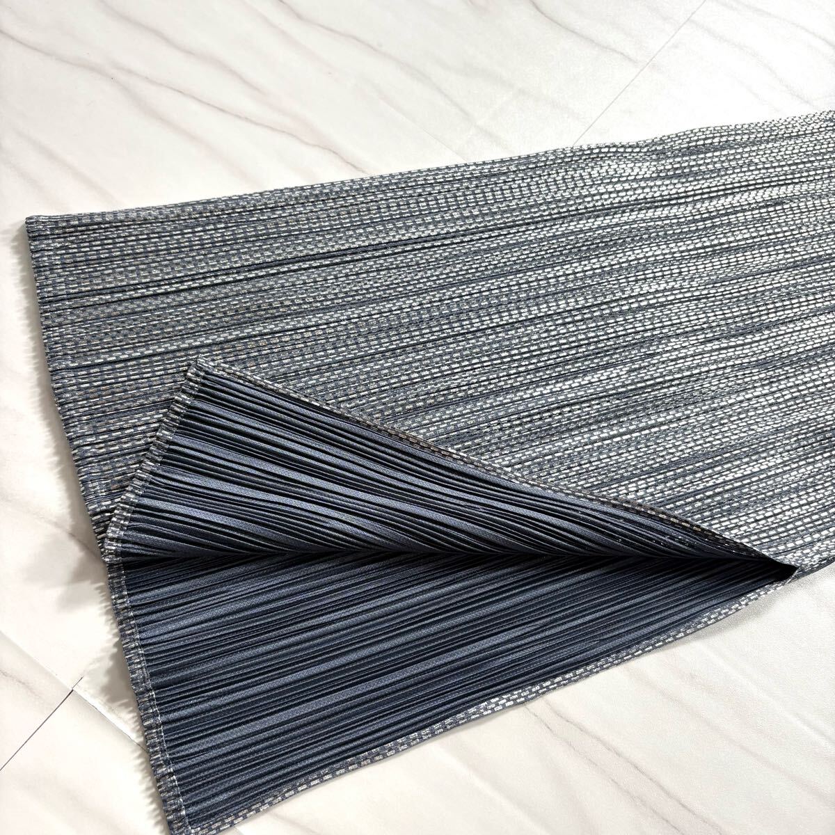 極美品/サイズ3◎ プリーツプリーズ マキシ丈 ロング ノースリーブ ワンピース シルバー 銀色 メタリック 光沢 総柄 ドレス イッセイミヤケ