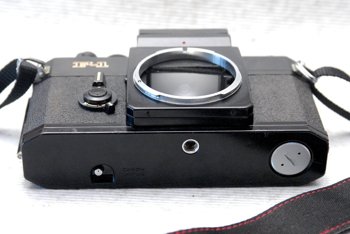 Canon キャノン 最高峰 昔の高級一眼レフカメラ F-1 ボディ (前期型) 希少な作動品