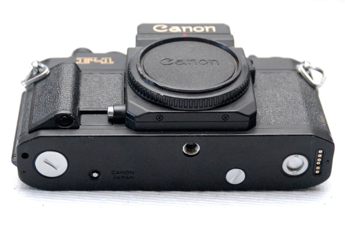Canon キャノン 最高峰 一眼レフカメラ NEW F-1 ボディ +（アイレベルファインダー付） 希少な作動品 （腐食無し）