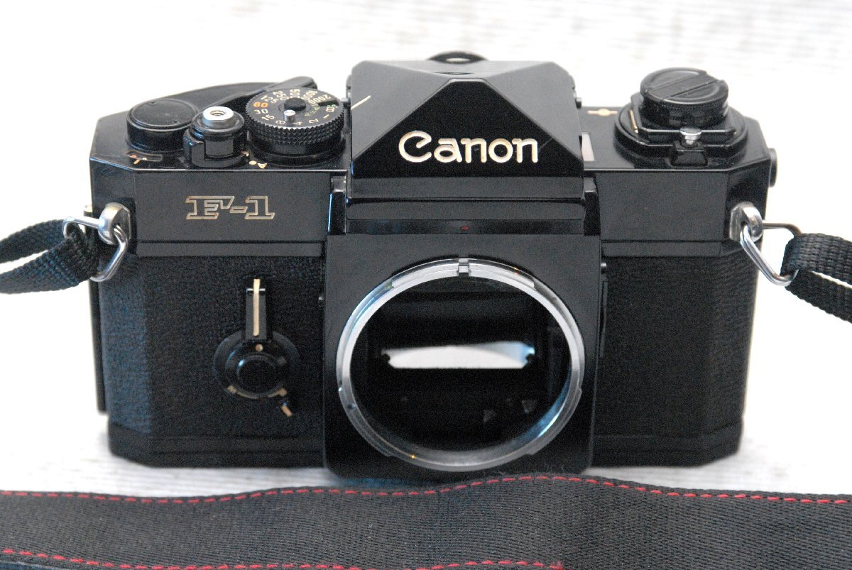 Canon キャノン 最高峰 昔の高級一眼レフカメラ F-1 ボディ (前期型) 希少な作動品