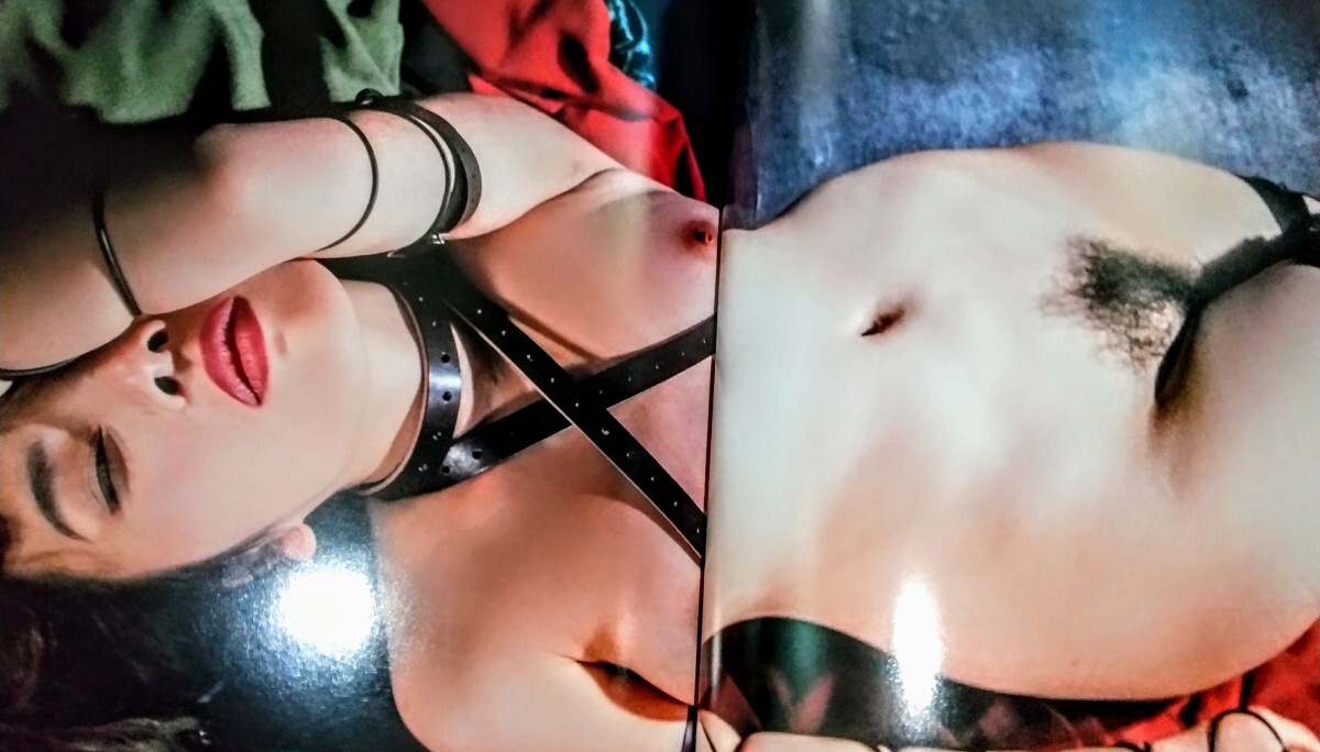 元アイドル、女優(yōu)、実業(yè)家、麻生真宮子、ラストヘアヌード寫真集、ネコポス最大限サイズ、瀬戸朝香似？ナチュラルヘアー。バブル。起業(yè)家。