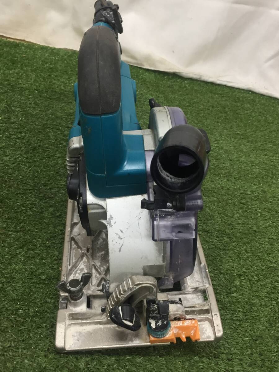 【中古品】makita(マキタ) 125mm防じんマルノコ 5205FX /ITDC488LEUM8