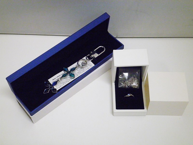 ゼニス新作モデル hololive ホロライブ 未使用品 雪花ラミィ flower Snow キーホルダー・アクリルキーホルダー