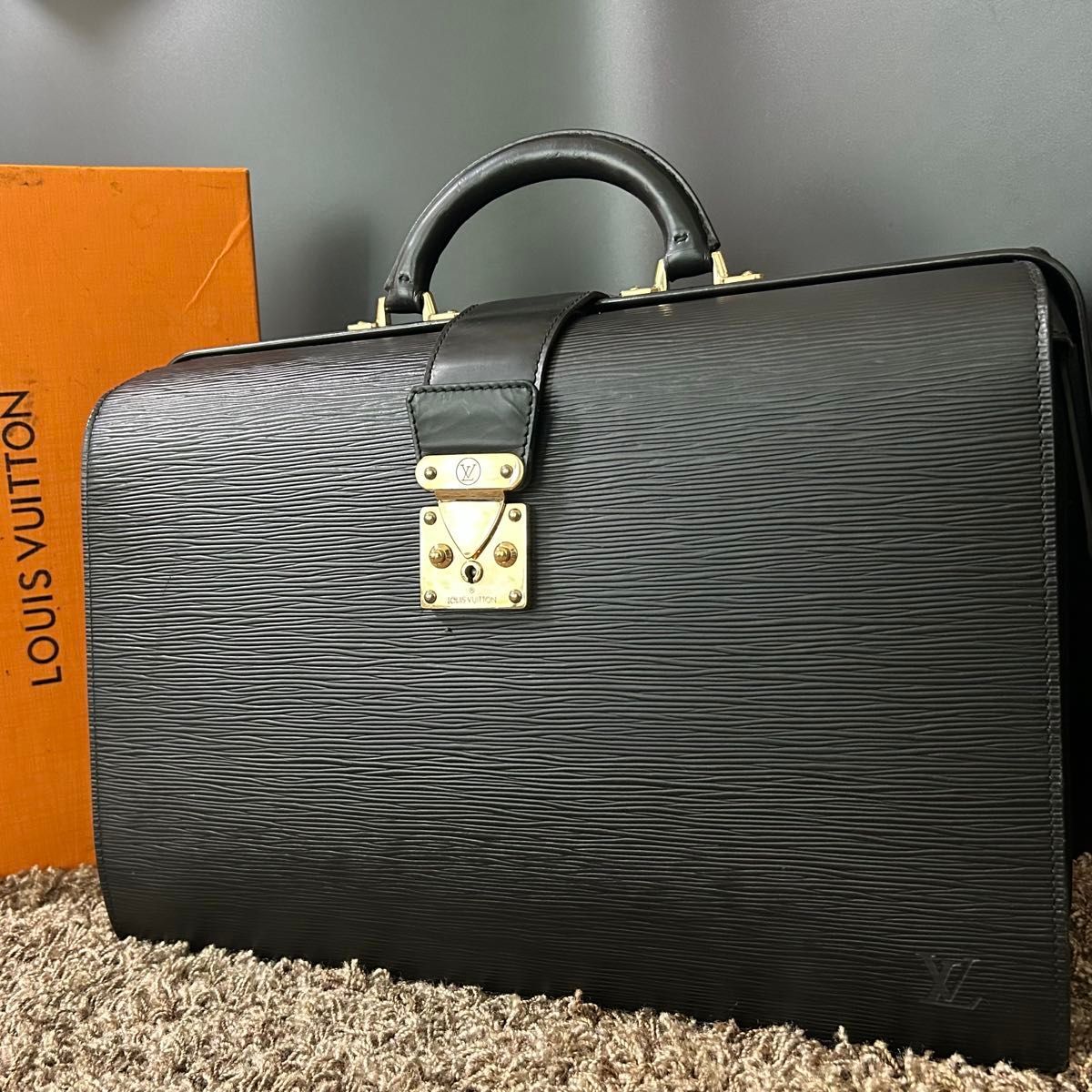 1円~【鑑定済】ルイヴィトン LOUIS VUITTON セルヴィェット フェルモワール ビジネスバッグ メンズ A4 PC 書類鞄 ブリーフケース エピ 黒