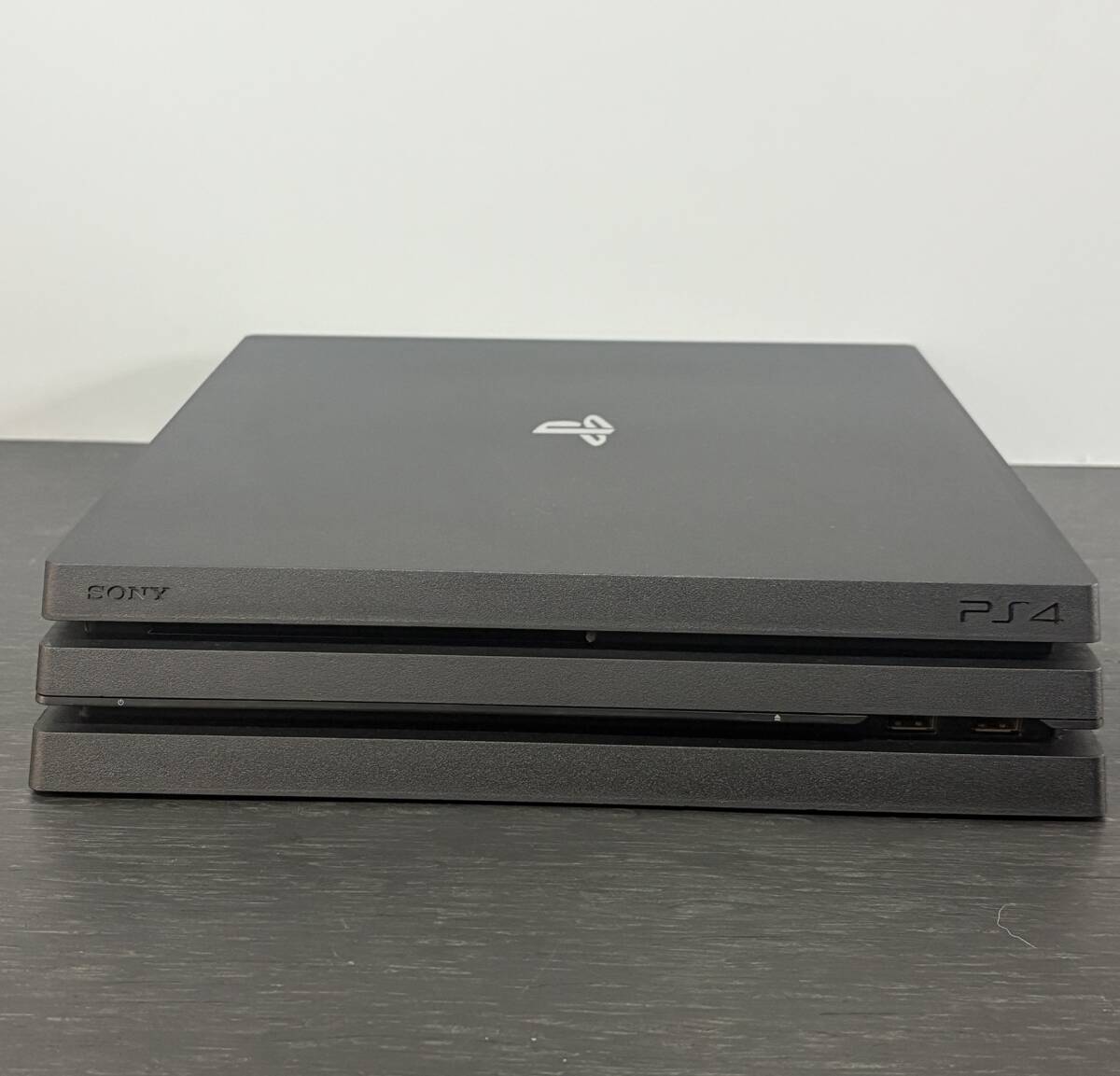 1577 * PS4 Pro CUH-7100B