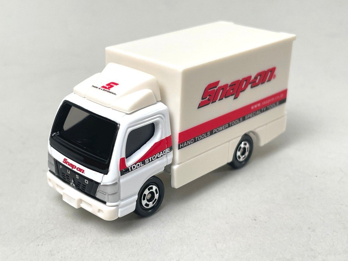 TAKARATOMY Takara Tommy TOMICA Tomica SNAP ON Snap-on van Mitsubishi Fuso Canter 