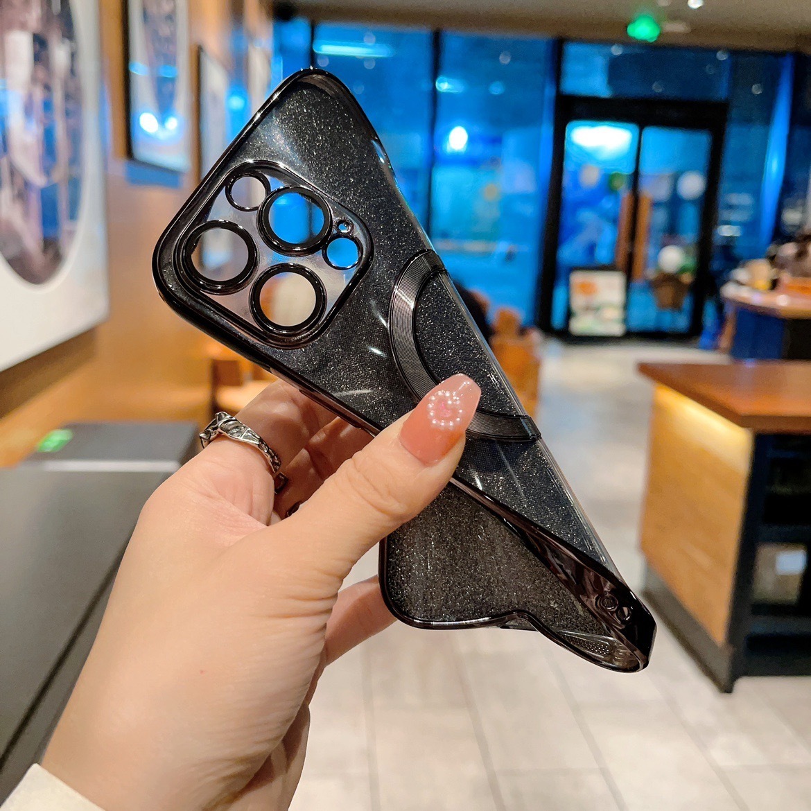 iphone13promaxケース TPU お洒落 軽量 ケース 耐衝撃　無線　磁気 ワイヤレス充電 ブラック 