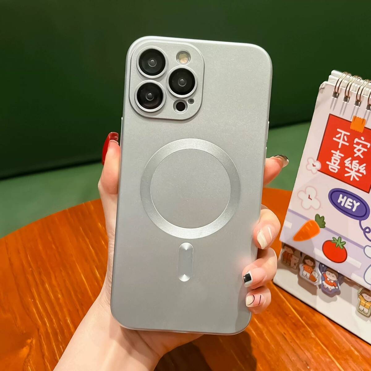 iphone15ケース カーバー スタンド付き　透明　お洒落　韓国　軽量 ケース 耐衝撃 高品質　シルバーQ1