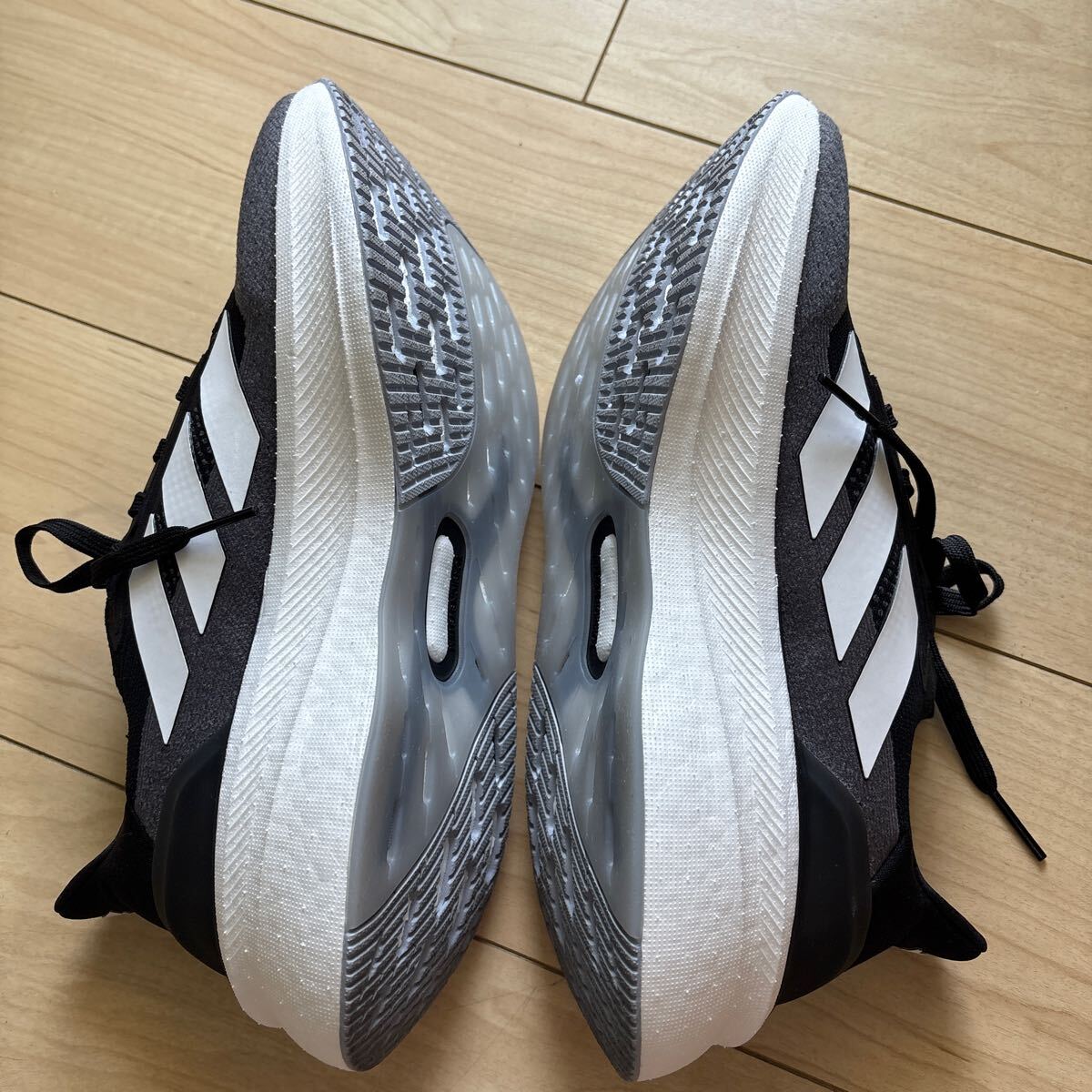adidas アディダス ウルトラブースト５X /URUTRABOOST 5X　新品同様?。玻订M