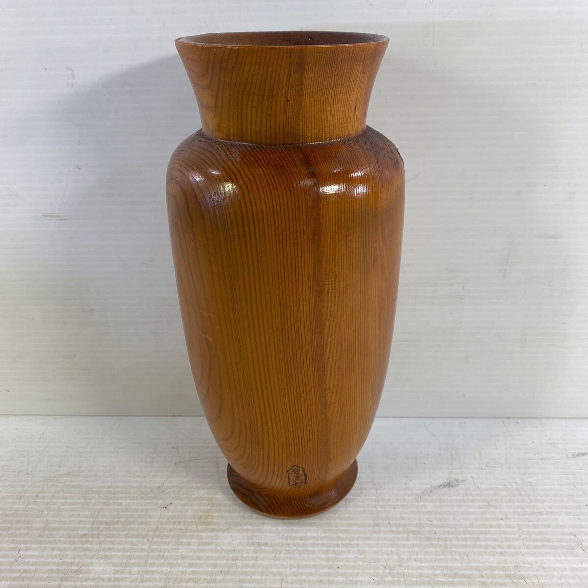 Amazon.co.jp: 世界遺産 屋久杉 花瓶 華道 高さ19cm 壺 花器