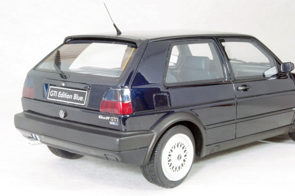● 1/18 フォルクス ワーゲン 〓 ゴルフ 2 GTI / 1991年 ムーンライト ブルー 〓 Volkswagen