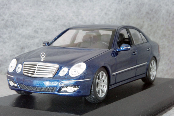 ● 1/43 メルセデス ベンツ 〓 E クラス ( W211 ) / 2006年 ブルー メタリック 〓 Mercedes Benz MINICHAMPS