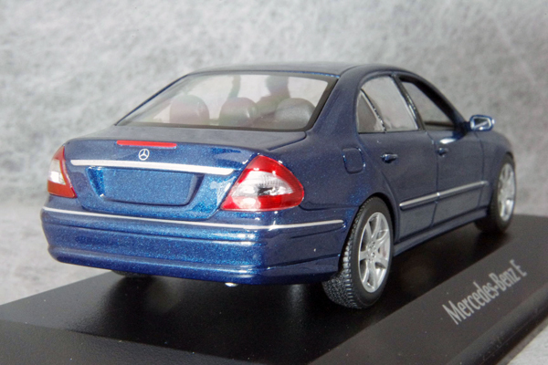● 1/43 メルセデス ベンツ 〓 E クラス ( W211 ) / 2006年 ブルー メタリック 〓 Mercedes Benz MINICHAMPS