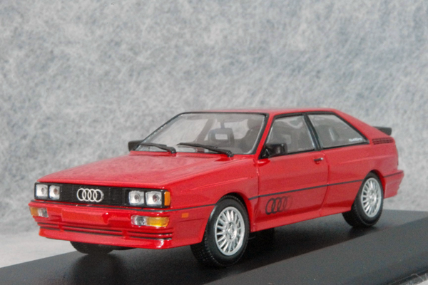 ● 1/43 アウディ 〓 クワトロ / 1981年 レッド 〓 Audi MINICHAMPS