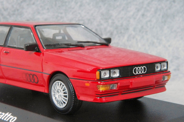 ● 1/43 アウディ 〓 クワトロ / 1981年 レッド 〓 Audi MINICHAMPS